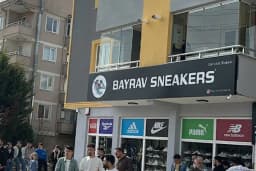 BAYRAVSNEAKERS