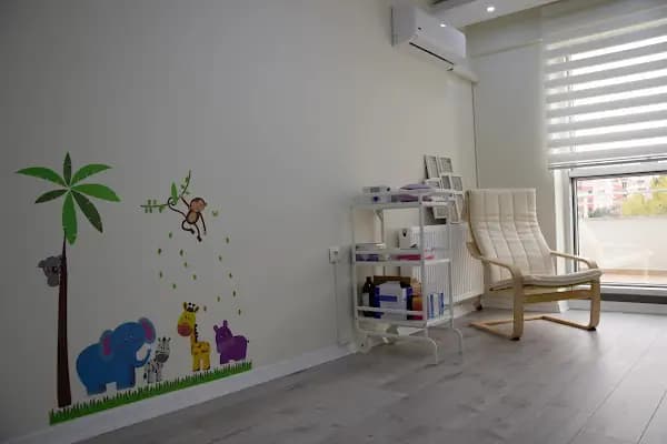 Uzm. Dr. Selcan Çeşme Gündüz - Çocuk Doktoru - İzmir Balçova