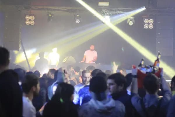 LAUSS Cafe &amp; Lounge - Kafe - Trabzon Ortahisar