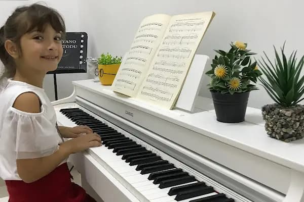 Vivaldi Sanat Akademisi - Müzik Okulu - Kocaeli Başiskele