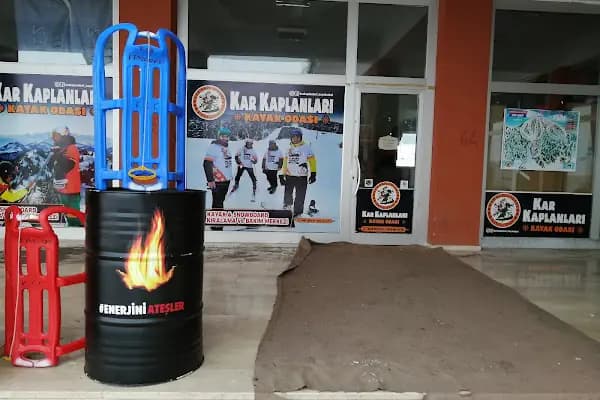 Kar Kaplanları Kayak Odası - Kayak Malzemeleri Satıcısı - Kars Sarıkamış
