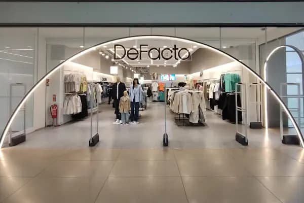 DeFacto - Giyim mağazası - İstanbul Fatih