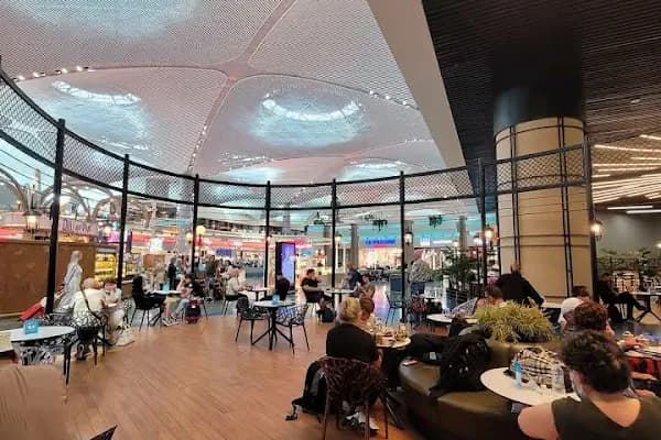 Cups & Clouds Coffee IGA Arrivals Floor - Kahve dükkanı - İstanbul Arnavutköy