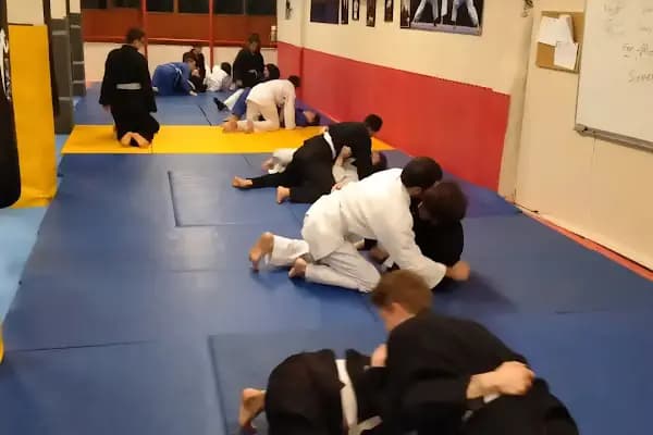 Serkan Yılmaz Uzakdoğu Sporları Merkezi - Dövüş Sanatları Okulu - İstanbul Maltepe