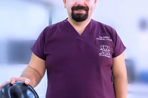 Diş Hekimi Güray Uysal - Diş Kliniği - Antalya Muratpaşa