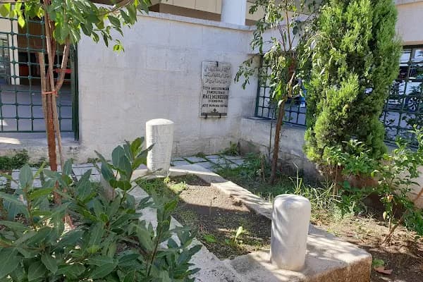 Ekmekçi Baba Türbesi - Tarihi Yer - İstanbul Fatih