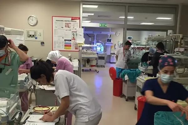 Prof. Dr. Tuğçin Bora Polat - Çocuk Kardiyoloji Uzmanı - Çocuk Kardiyolojisi Uzmanı - İstanbul Maltepe