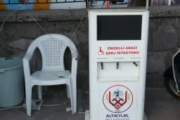 Engelli aracı Şarj istasyonu