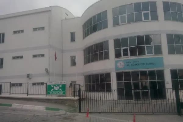Ali Kütük Ortaokulu - Okul - Bursa Gemlik