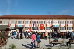 Başiskele Kartonsan İlkokulu ve Ortaokulu