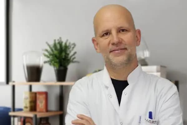 Op. Dr. Ahmet Kurtulmuş - Ortopedi Kliniği - İzmir Aliağa