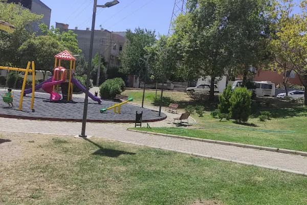 Aşık Mahsuni Şerif Parkı - Park - İzmir Buca