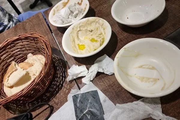 Diş Hekimi Neşe Öztütüncü - Diş Hekimi - İstanbul Avcılar