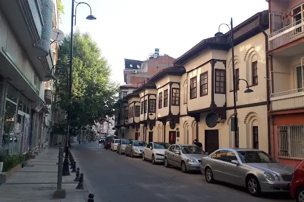 Malatya 100. Yıl İl Halk Kütüphanesi - Halk Kütüphanesi - Malatya Yeşilyurt