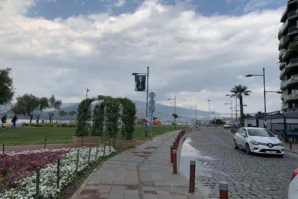 Alsancak Punta Katlı Otoparkı - Otopark - İzmir Konak