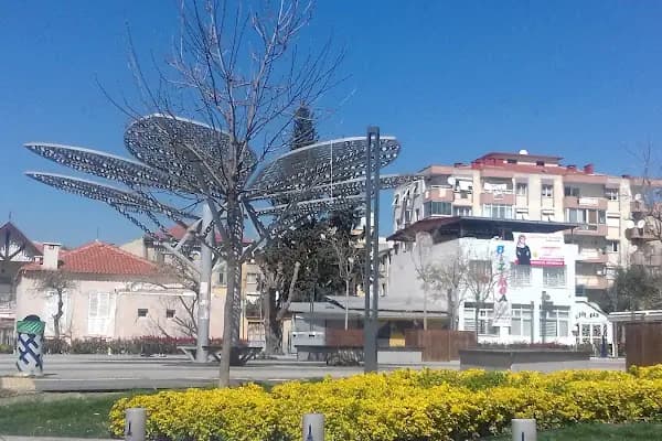Buca Işılay Saygın Meydanı - Tarihi Pazar Meydanı - İzmir Bergama