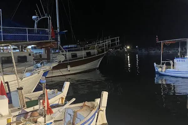Turgutreis Çarşı - Mağaza - Muğla Akçaalan Mahallesi