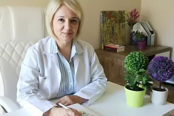 Doç. Dr. Mediha Ayhan - Endokrinoloji ve Metabolizma Hastalıkları - Dahiliye Uzmanı - Aydın Bozdoğan