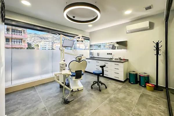 Beyaz Işık Diş Polikliniği Alanya - Diş Kliniği - Antalya Kepez