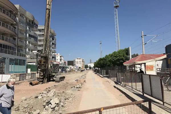 Ataşehir - Otobüs Durağı - İzmir Balçova