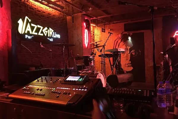 Jazzgır Live Performance Hall - Bar - İzmir Buca