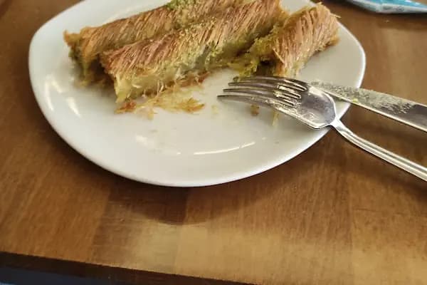 Faruk Güllüoğlu - Tatlıcı - İstanbul Çekmeköy