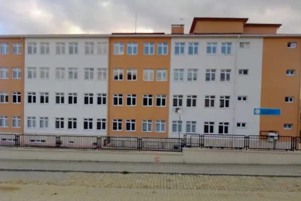 Büyükşehir Belediyesi Vali Enver Salihoğlu Ortaokulu - Okul - Tekirdağ Kapaklı