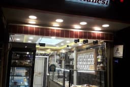 Yaman Kardeşler pastanesi