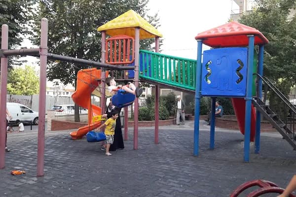 Küçükçekmece Belediyesi Şehit Er Rıza Bayat Parkı - Park - İstanbul Küçükçekmece
