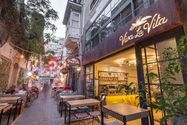 Viva La Vita Hotels Alsancak - Otel - İzmir Bayındır