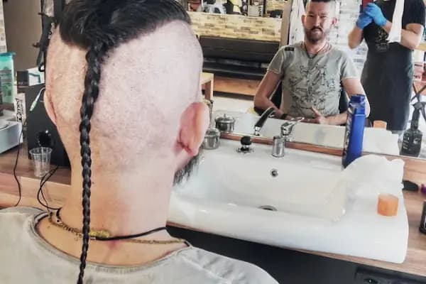 HAIR STUDIO Oğuz Galip berber - Berber Dükkanı - İstanbul Kâğıthane