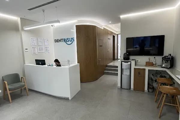 Dent Risus Diş Polikliniği - Diş Kliniği - İzmir Buca