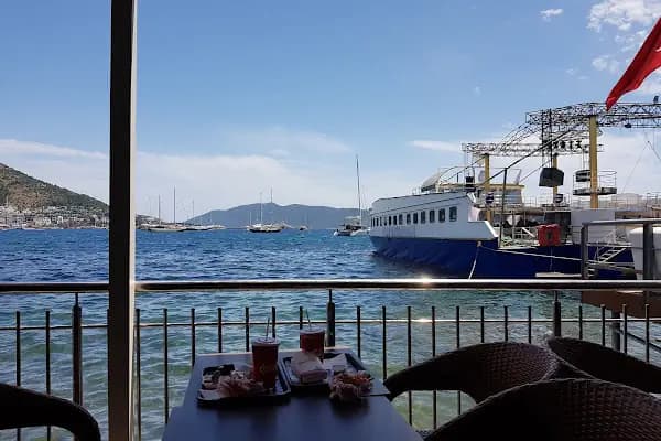 Burger King - Bodrum Çarşı Şubesi - Fast food lokantası - Muğla Bodrum