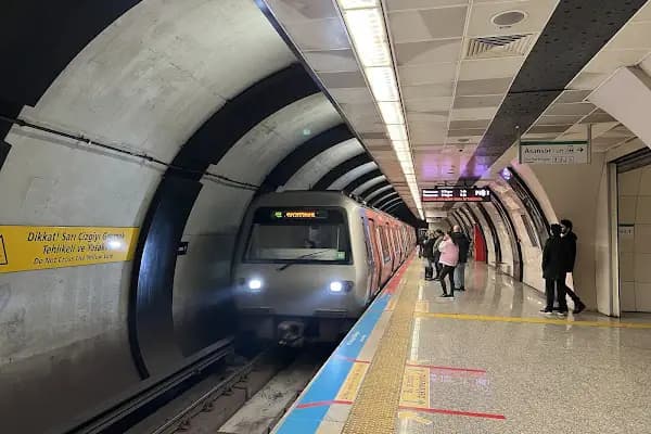 Vezneciler - Metro İstasyonu - Antalya Manavgat
