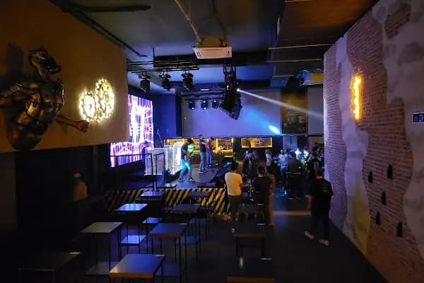 Sponge Pub Konyaaltı - Canlı Müzik Olan Bar - Antalya Alanya