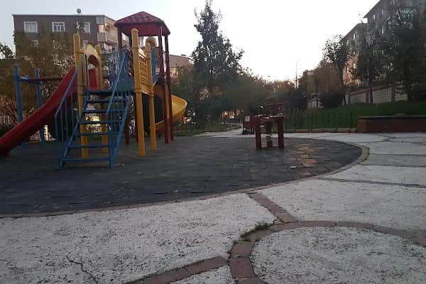 Şht. Rafet Uçankuş Parkı - Park - İstanbul Başakşehir