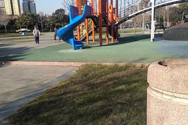 Küçükçekmece Belediyesi Şehit Berkay Işık Parkı - Park - İstanbul Küçükçekmece