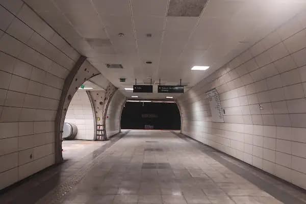 Atatürk Oto Sanayi - Metro İstasyonu - İstanbul Sarıyer