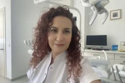 Diş Hekimi Başak Bıyık