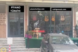 Donizetti Muzik Aletleri Toptan ve Perakende Satış Mağazası Enstrüman Tamir Atolyesi