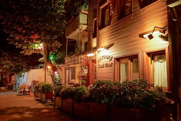 Orhan Kutbay'ın Evi Turyolucafe Pansiyon - Otel - İstanbul Maltepe