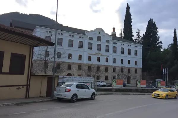 Faruk Saraç Tasarım Meslek Yüksekokulu - Üniversite - Bursa Osmangazi