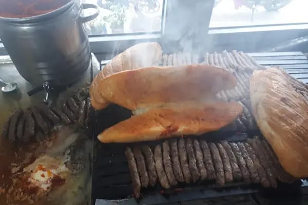 Çınaraltı köftecisi - Köfteci - İzmir Bornova