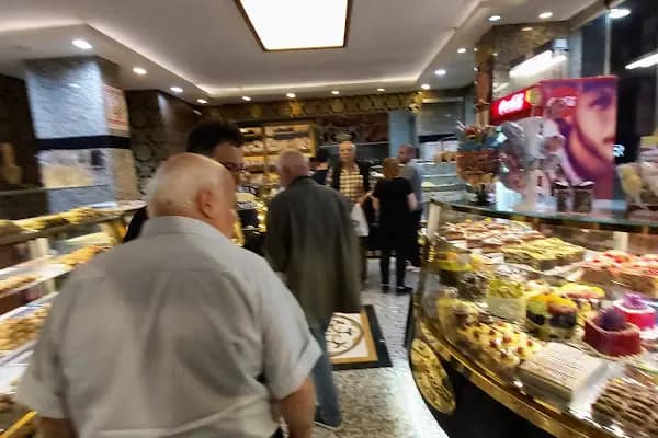 VELİOĞLU Pastane &amp; Unlu Mamüller - Pastane - İzmir Karşıyaka