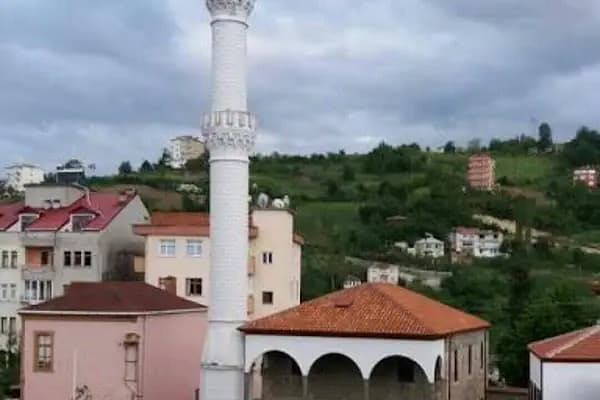 DÜRBİNAR MAHALLESI MERKEZ CAMİİ - Cami - Trabzon Akçaabat