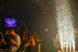 GUSTO PUB &amp; ROOF