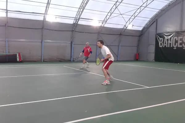 Bahçeşehir Tenis Kulübü - Tenis Kortu - İstanbul Avcılar