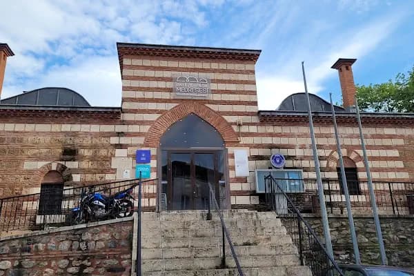 Bayezid Paşa Medresesi Kültür ve Sanat Merkezi - Tarihi Yer - Bursa Yıldırım