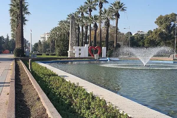 İzmir Büyükşehir Belediyesi - Belediye Binası - İzmir Balçova
