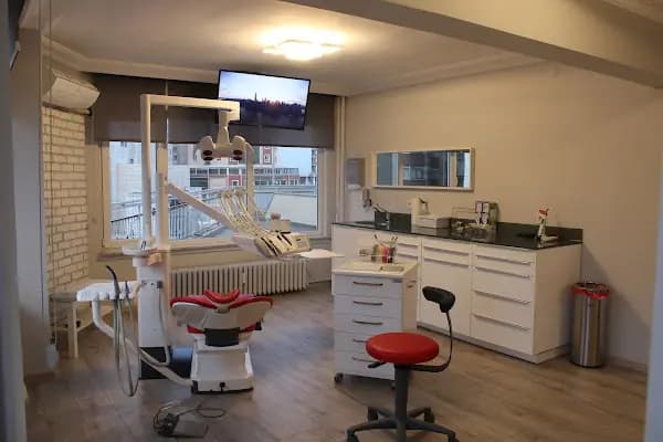 Uzman Diş Hekimi Afşin Salman - Ortodontist - Bursa Osmangazi